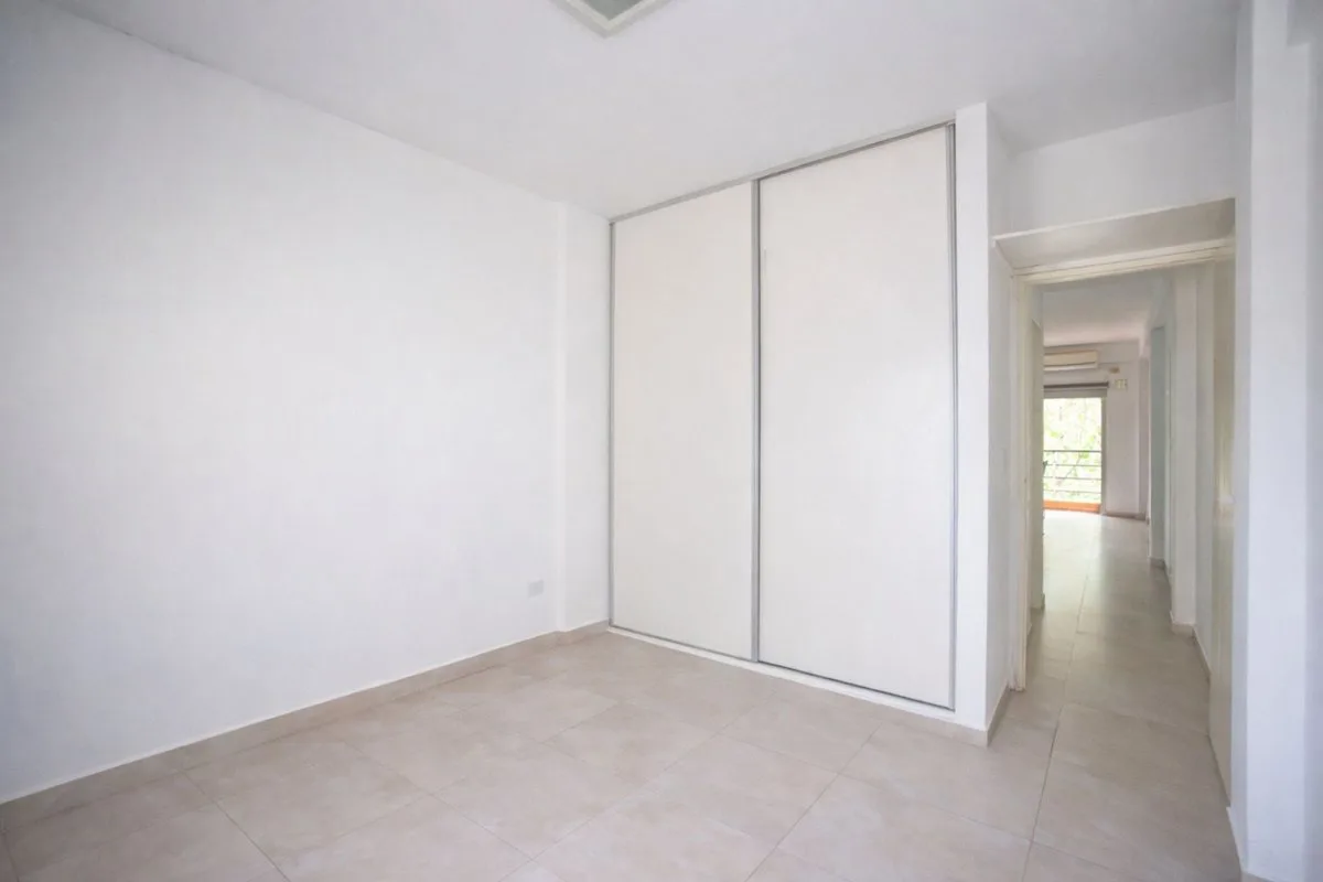 DEPARTAMENTO VENTA 2 AMBIENTES y BALCÓN BANFIELD foto 5