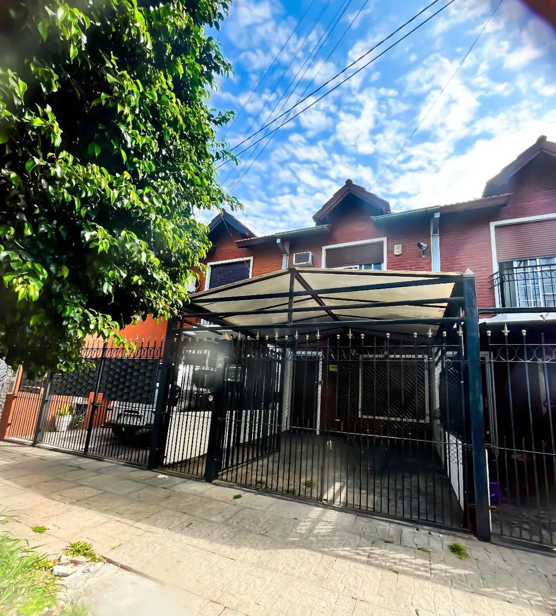 VENTA TRIPLEX 4 AMB COCHERA PATIO RAMOS MEJÍA foto 2