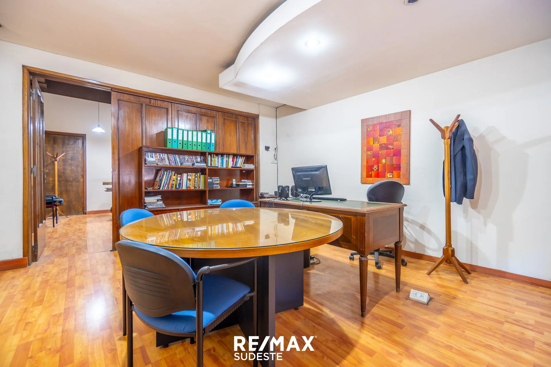 Venta propiedad para oficinas/consultorios + dpto foto 3