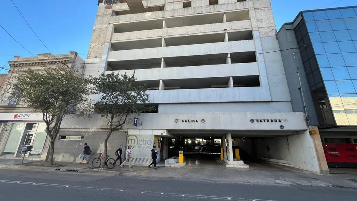 Cochera a la venta en en Zona "Sanatorios" foto 4