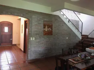 Casa Amplia Lum. 4 amb. Más Dep. c/garaje y jardín foto 5