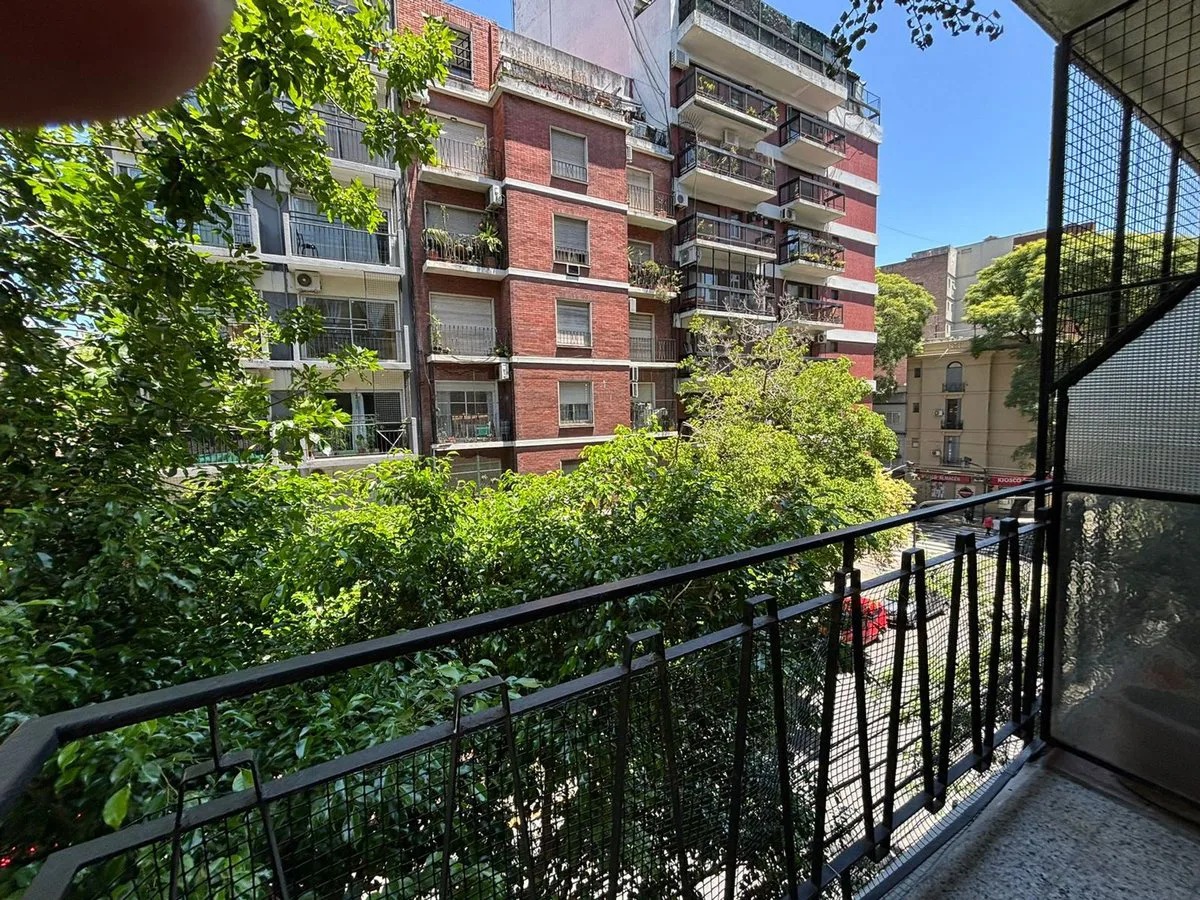VENTA DEPARTAMENTO 2 AMBIENTES RECOLETA 2 BALCONES foto 2