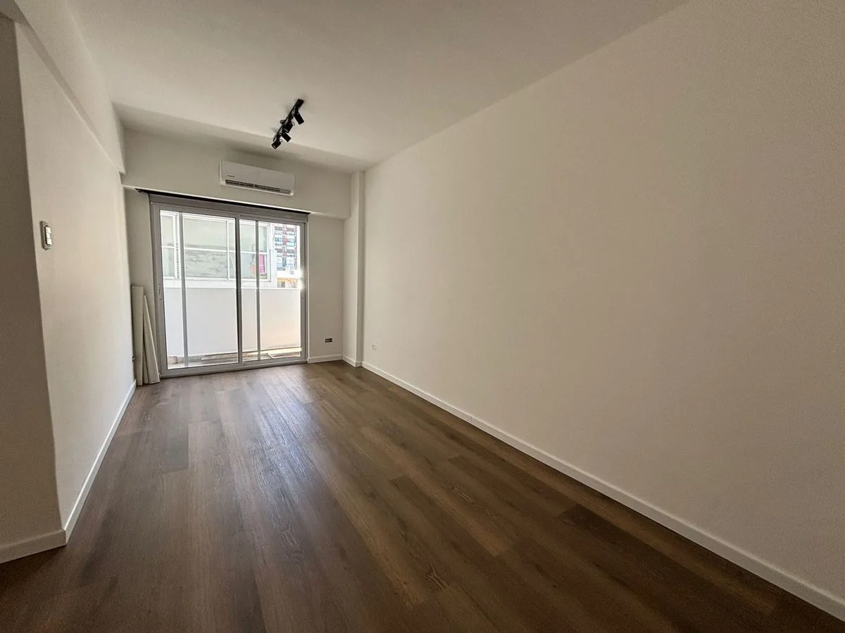 VENTA DEPARTAMENTO 2 AMBIENTES RECOLETA 2 BALCONES foto 3