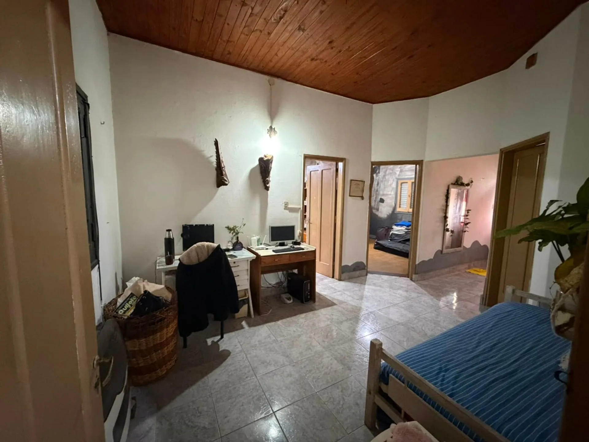 CASA CON GRAN TERRENO EN VENTA foto 3