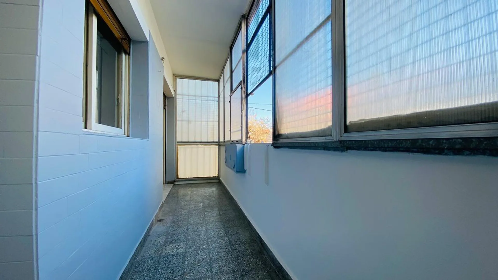 VENTA DPTO 3 AMB COCHERA PATIO PQUE CHACABUCO foto 4