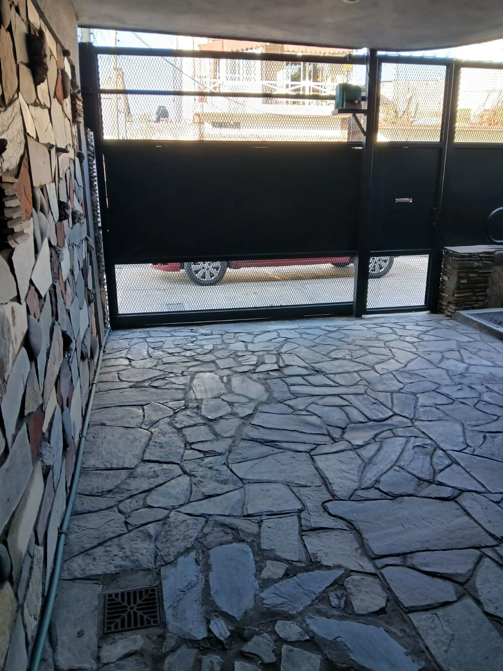 VENTA PH CASEROS 5 amb, garage / patio / galpon foto 3