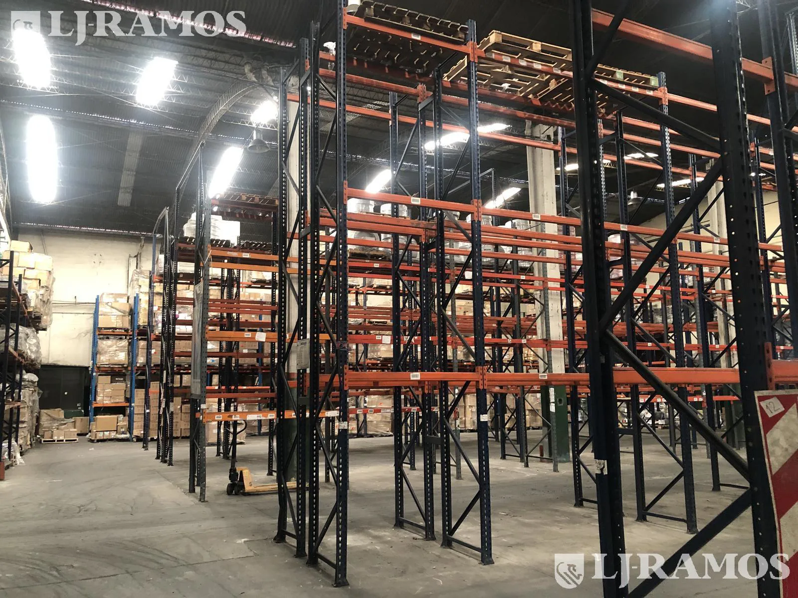 Depósito en  Venta y alquiler en Tres de Febrero foto 4