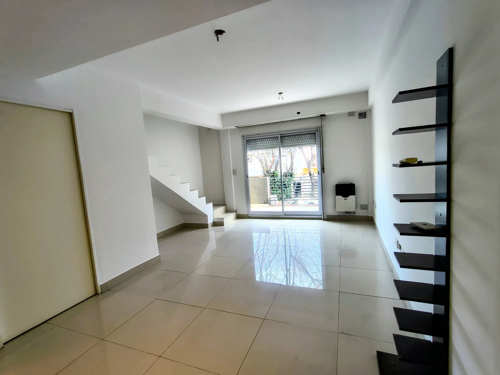 Depto 2 amb en Venta con patio Villa Pueyrredon foto 3