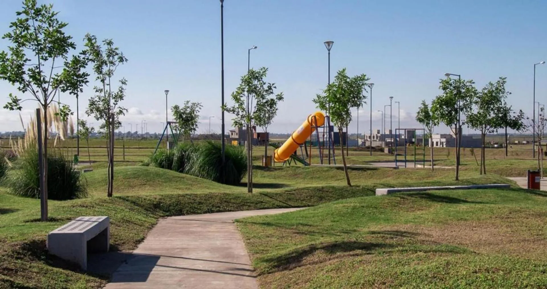 Lote 250 M2 DOCTA CENTRAL - Frente a espacio verde foto 5