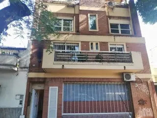 Se Vende Excelente PH de 3 Ambientes en V. Urquiza con Terraza Propia foto 1