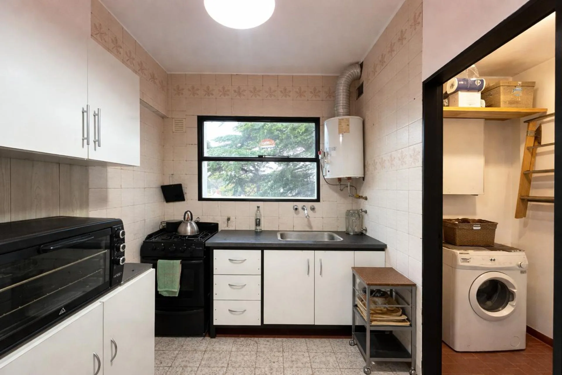 VENTA Departamento 3 ambientes con balcón foto 2
