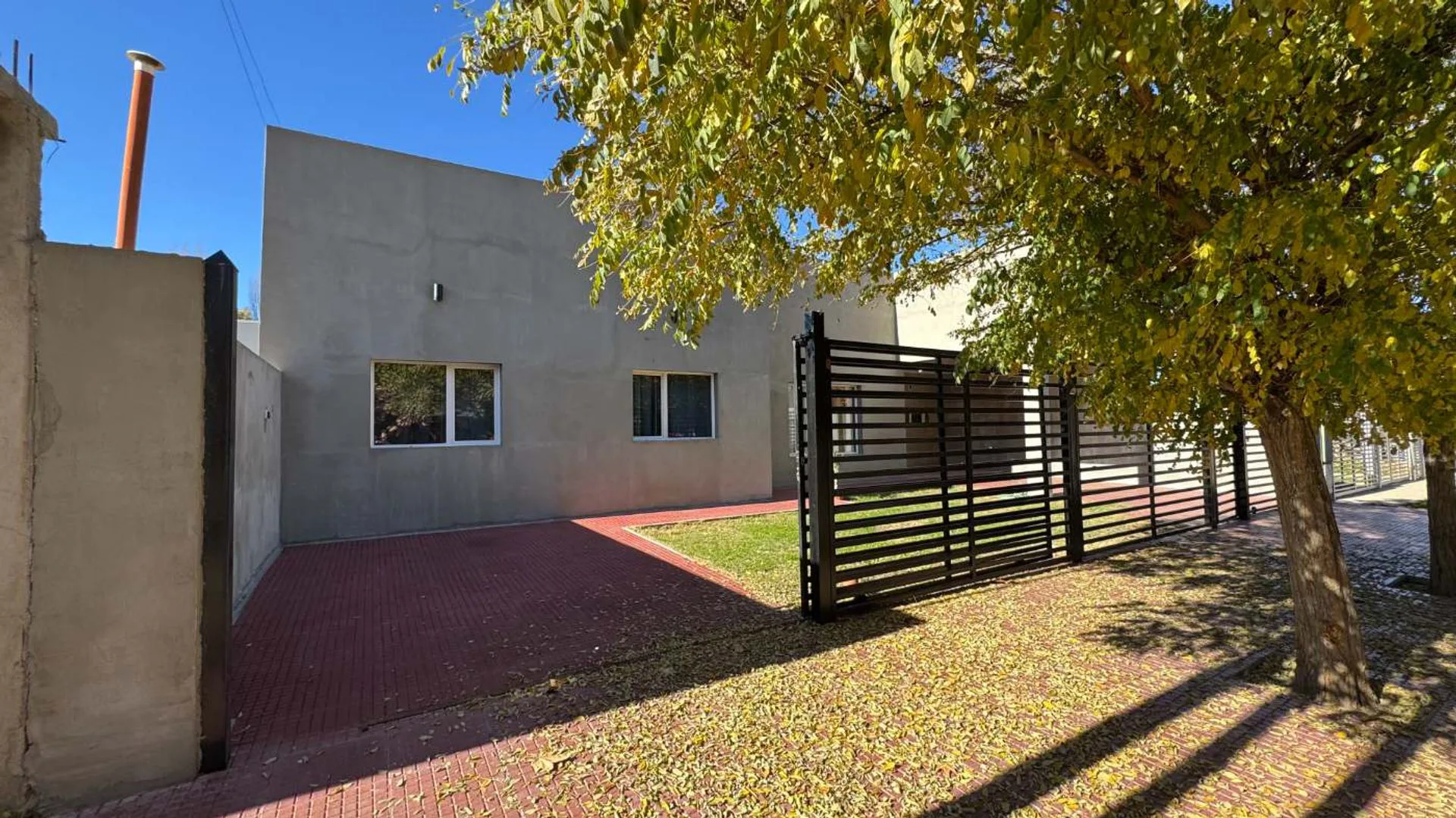 Venta Casa frente a espacio verde FLOREAL PLOTTIER