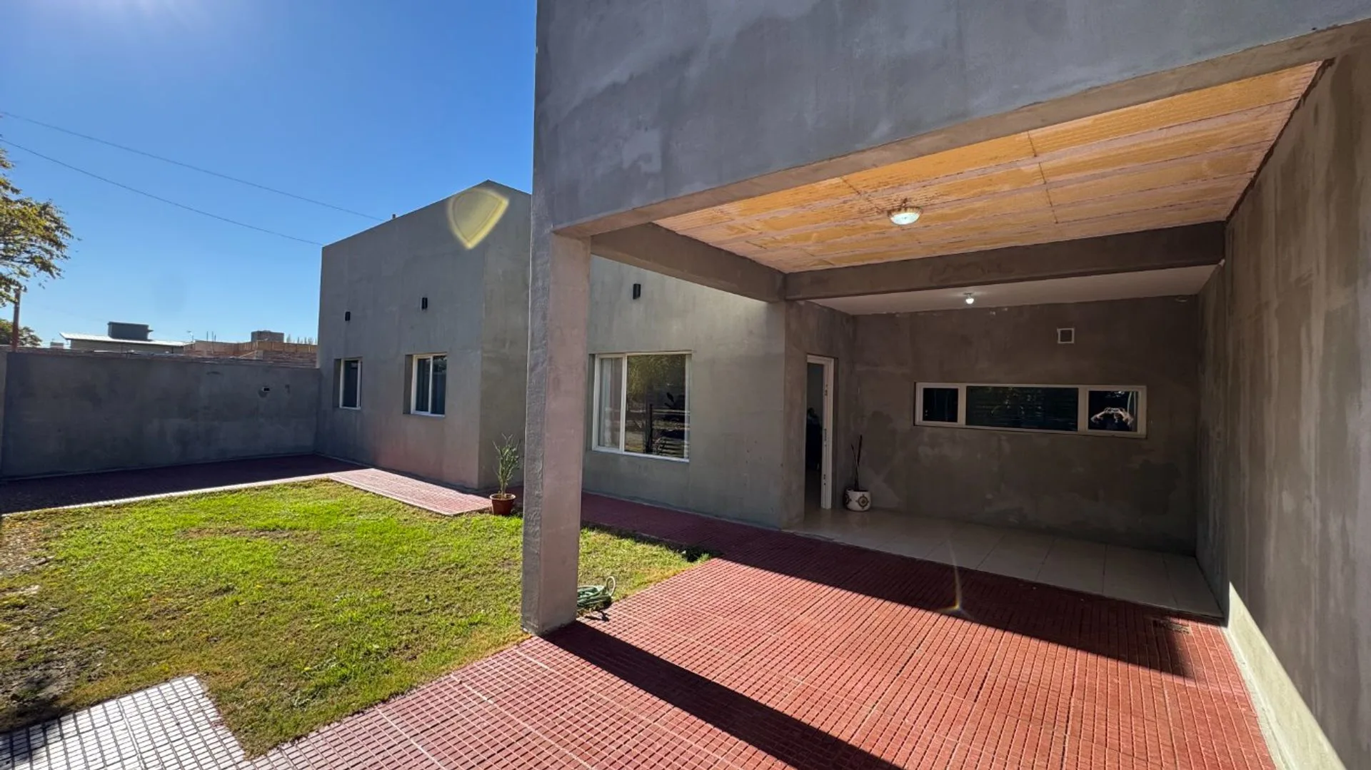 Venta Casa frente a espacio verde FLOREAL PLOTTIER foto 3