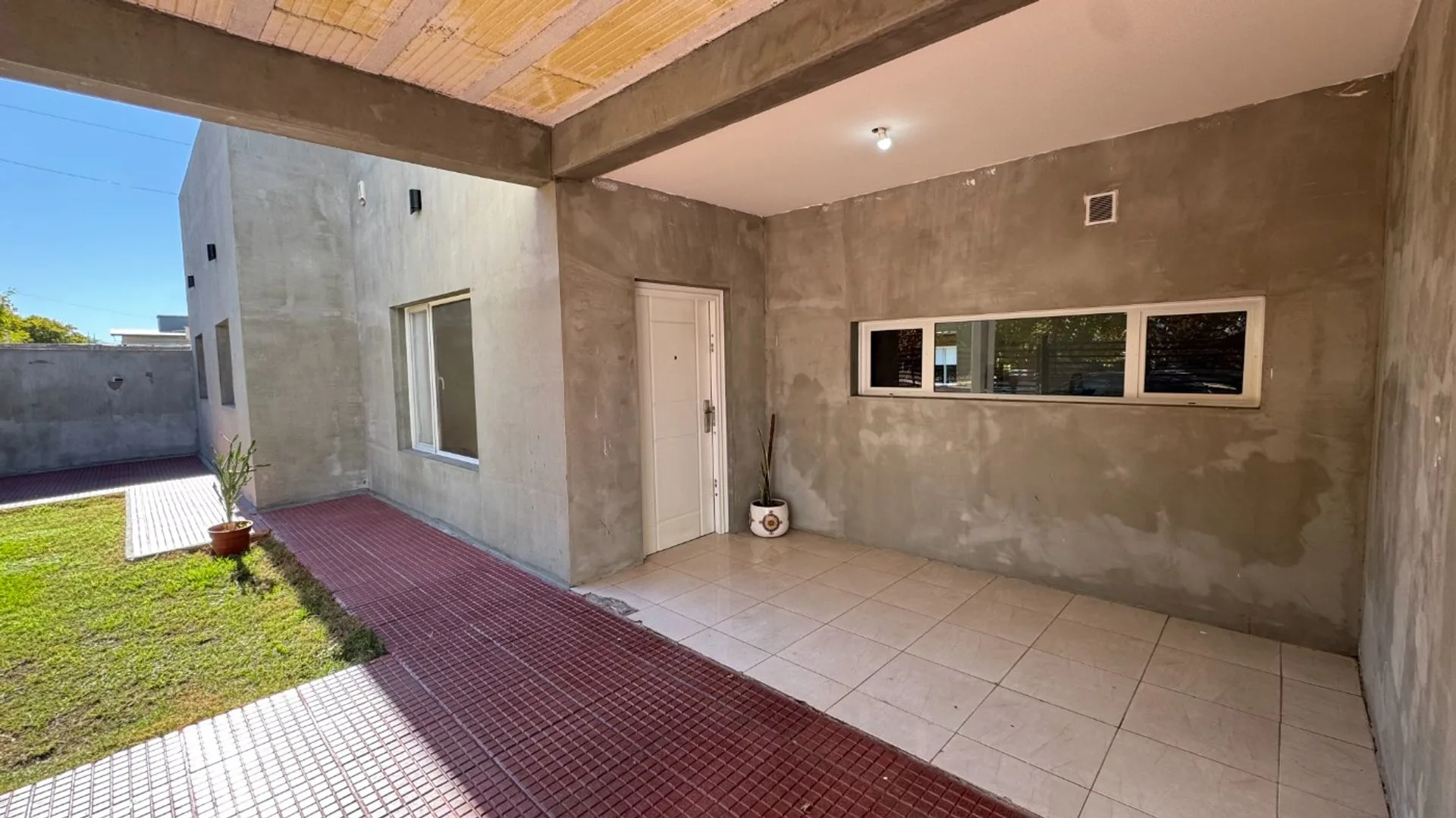 Venta Casa frente a espacio verde FLOREAL PLOTTIER foto 4