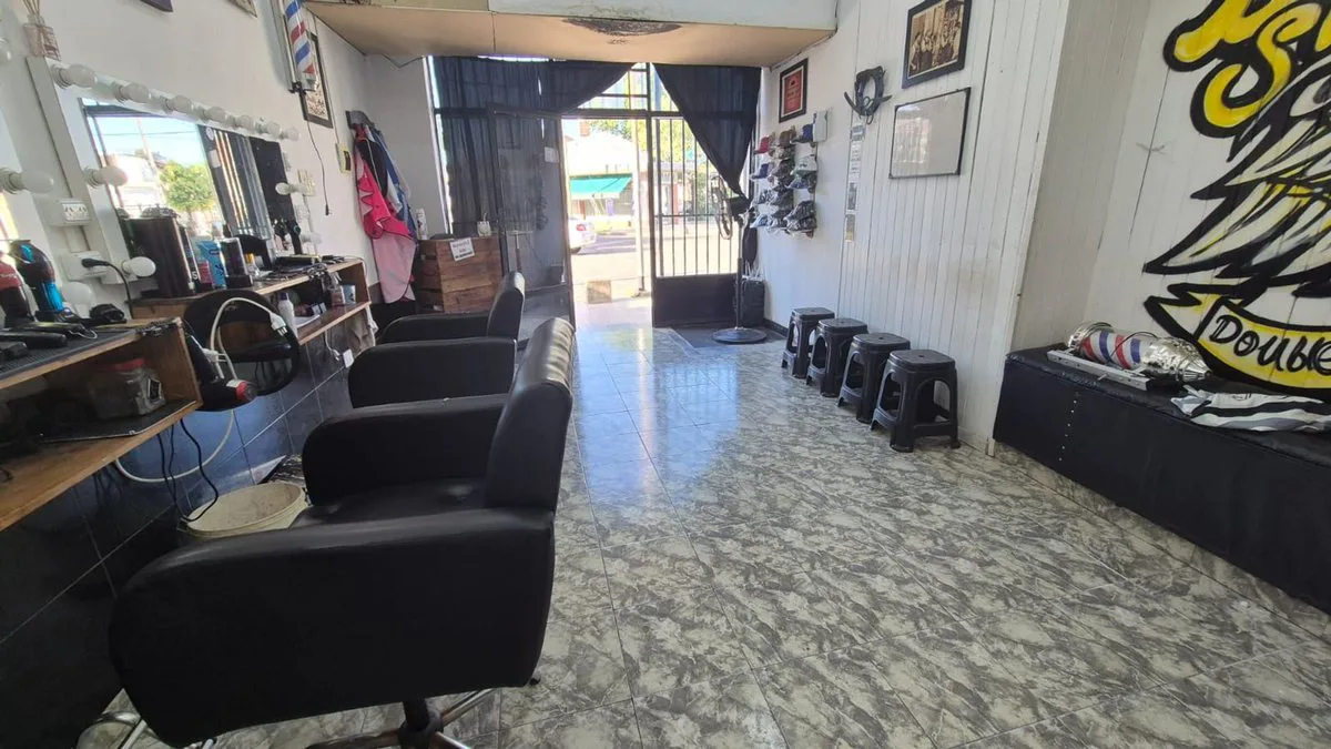 VENTA LOCAL LOMA HERMOSA 30 m2 foto 4