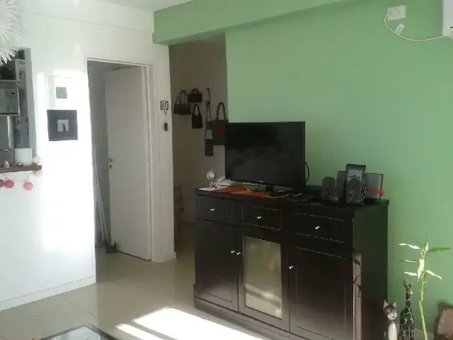 Departamento de 3 ambientes con balcón aterrazado.
