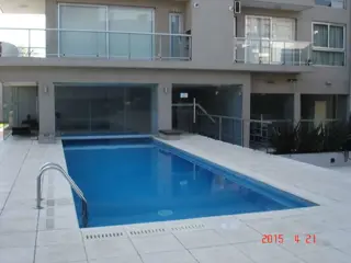 Departamento de 3 ambientes con balcón aterrazado. foto 2