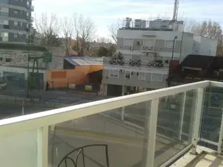 Departamento de 3 ambientes con balcón aterrazado. foto 3