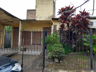 Casa a la venta en excelente zona de bella vista foto 2