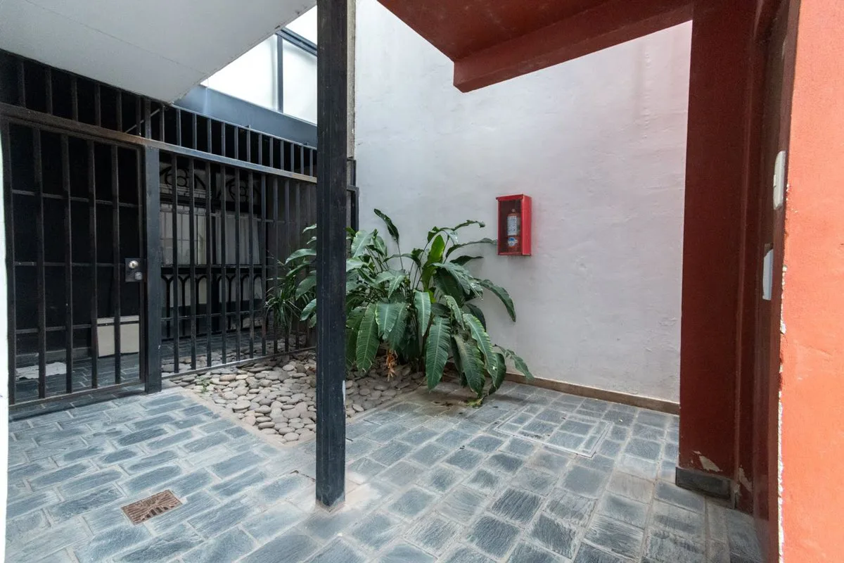 DEPARTAMENTO 1 DORM- EN BARRIO CANDIOTI-COCHERA foto 3