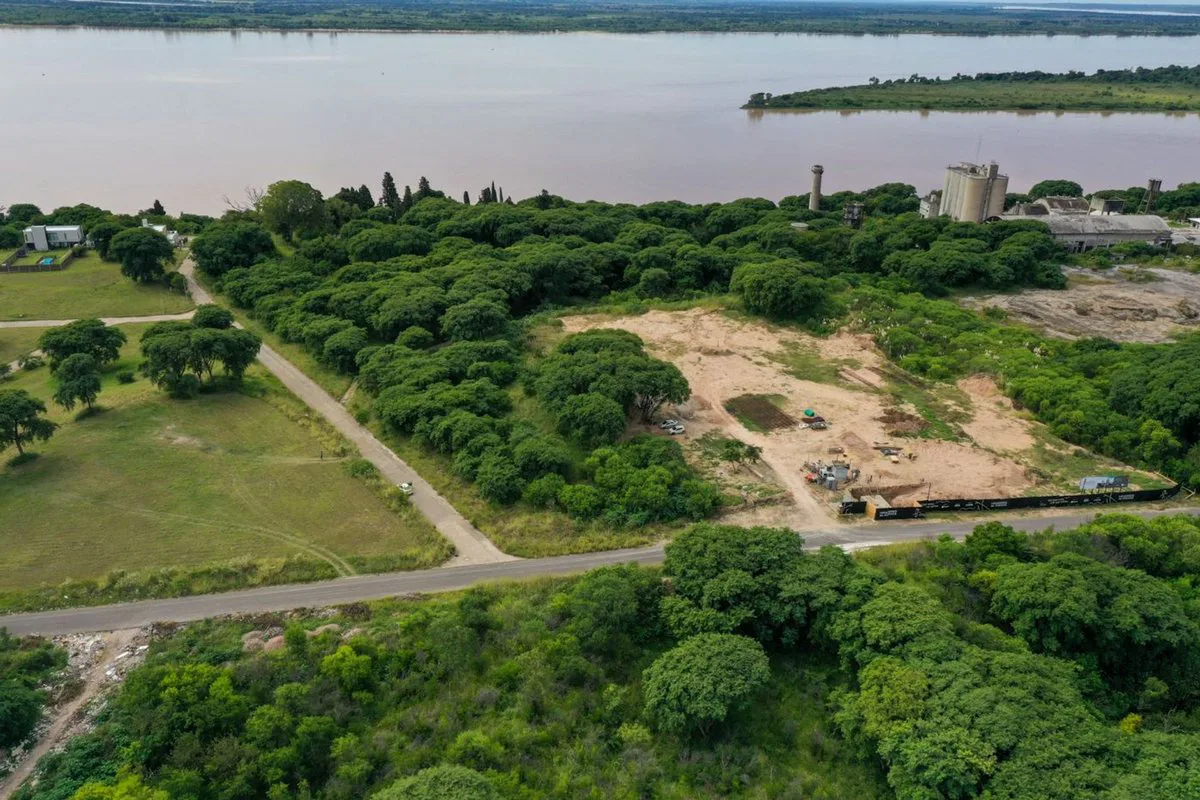 Lote de 5000m2 gran vista al río, Bajada Grande foto 3