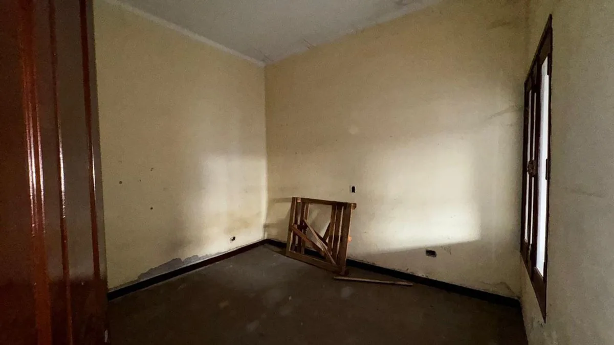 SE VENDE CASA A RESTAURAR EN PLENO CENTRO  211 M2 foto 5