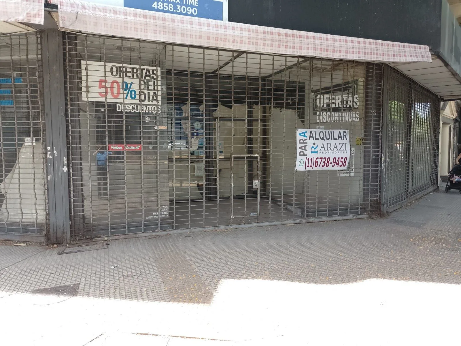 LOCAL UNICO ESPLENDIDA VIDRIERA ESQUINA ESTRATEGICA AV.FOREST Y MAURE foto 2