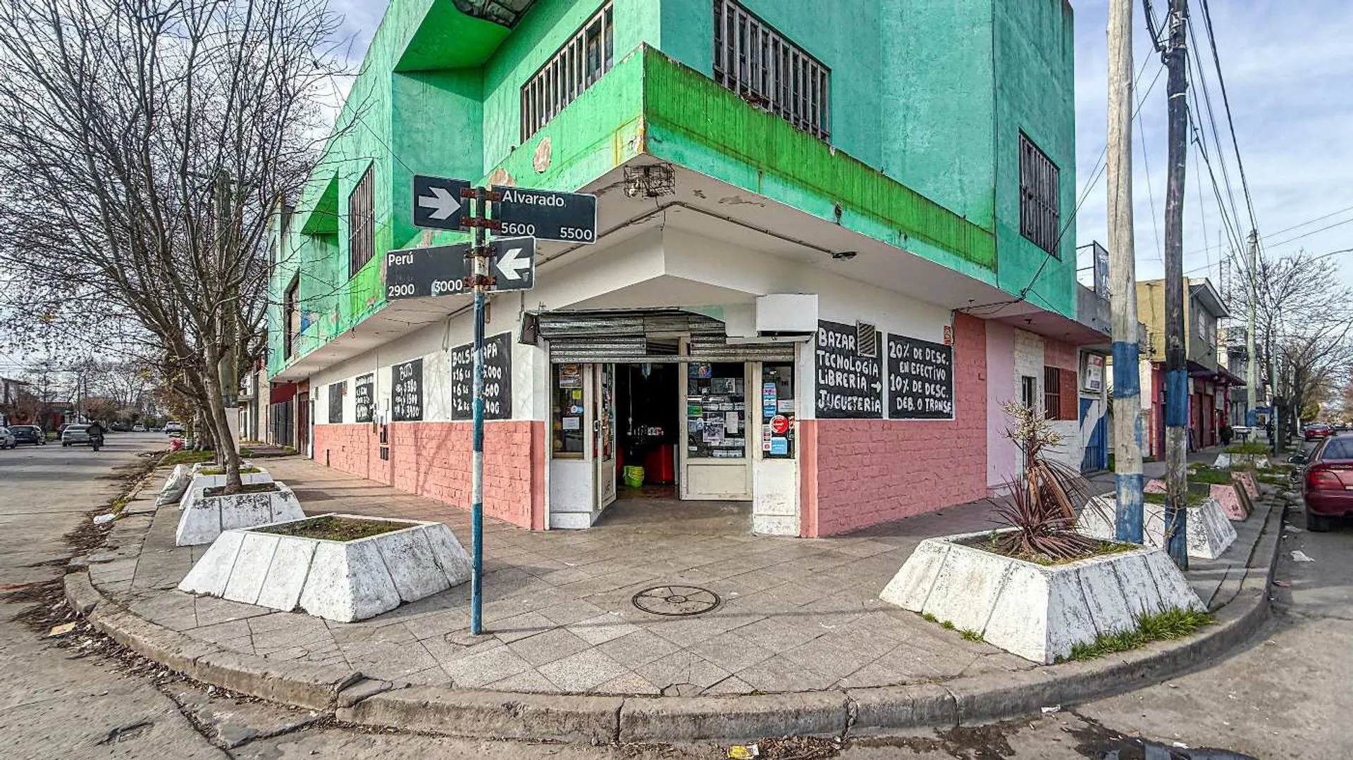 VENTA LOCAL B RIVADAVIA EN DOS PLANTAS DE 631 M2