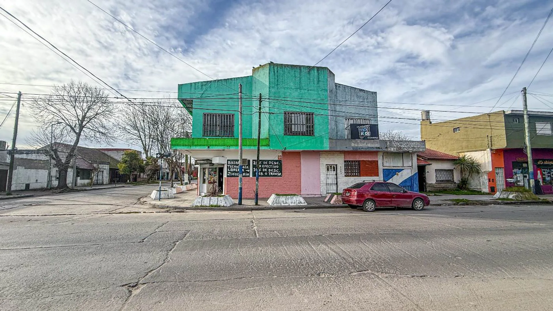 VENTA LOCAL B RIVADAVIA  EN DOS PLANTAS DE 631 M2 foto 2