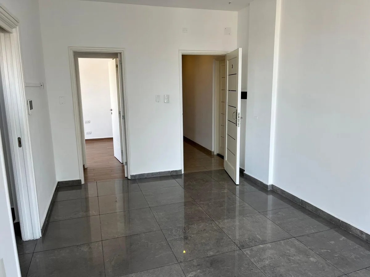DEPTO 1 DORMITORIO CON COCHERA PISO 8 VISTA ESTE foto 3