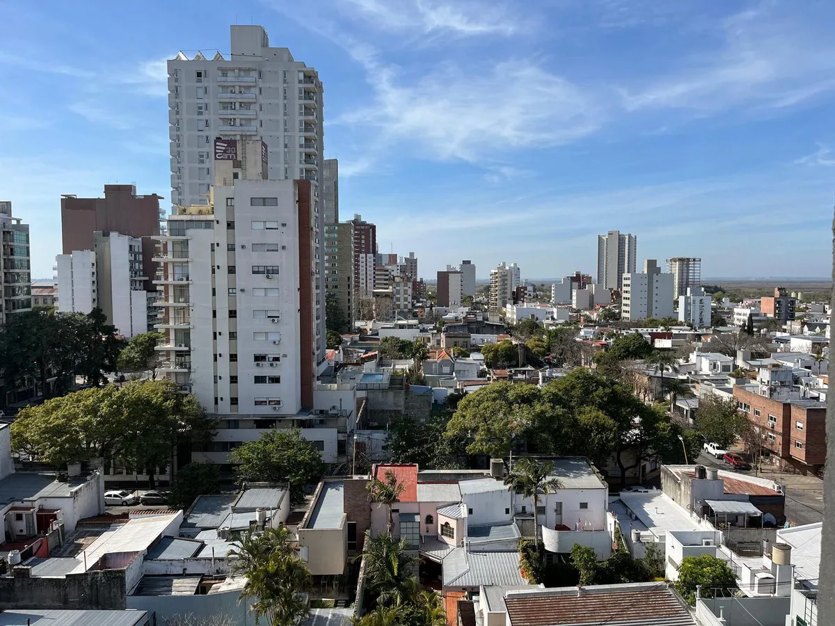 DEPTO 1 DORMITORIO CON COCHERA PISO 8 VISTA ESTE foto 4