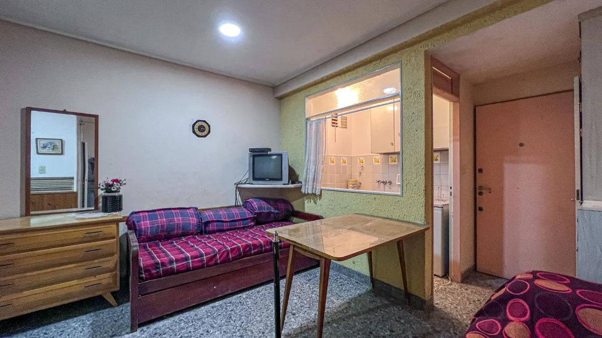 VENTA DE MONOAMBIENTE ALDREY. AL FRENTE CON BALCON foto 5
