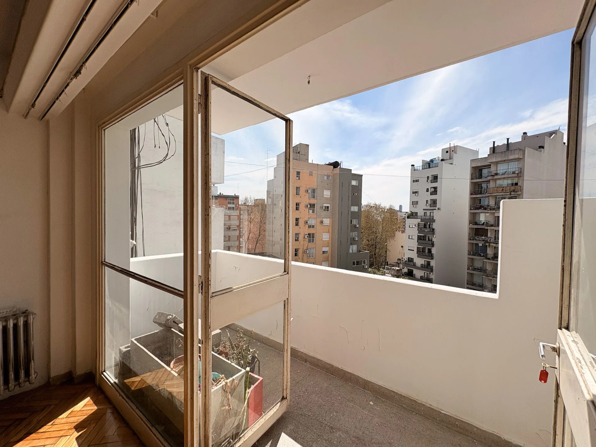 VENTA 4 AMB Y DEPENDENCIA BALCON LUMINOSO V CRESPO foto 2