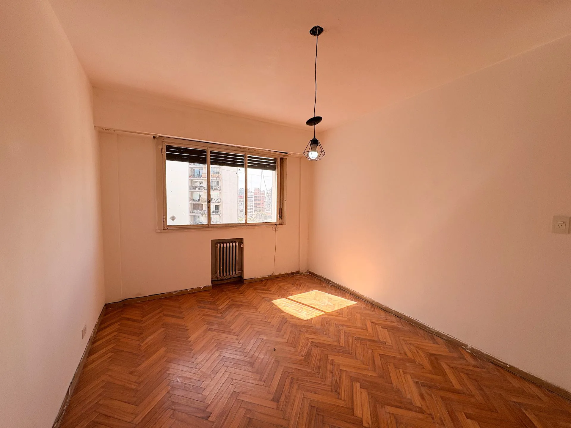 VENTA 4 AMB Y DEPENDENCIA BALCON LUMINOSO V CRESPO foto 3