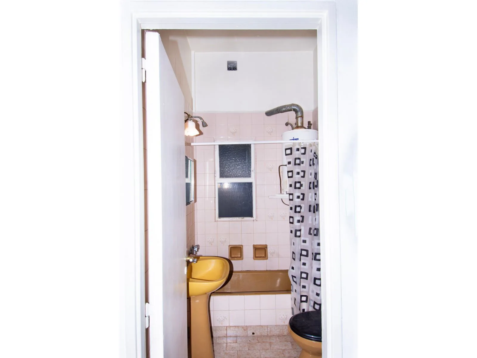 Furnished Studio for Short-Term Rent in Central Buenos Aires – photo 8 of 9
