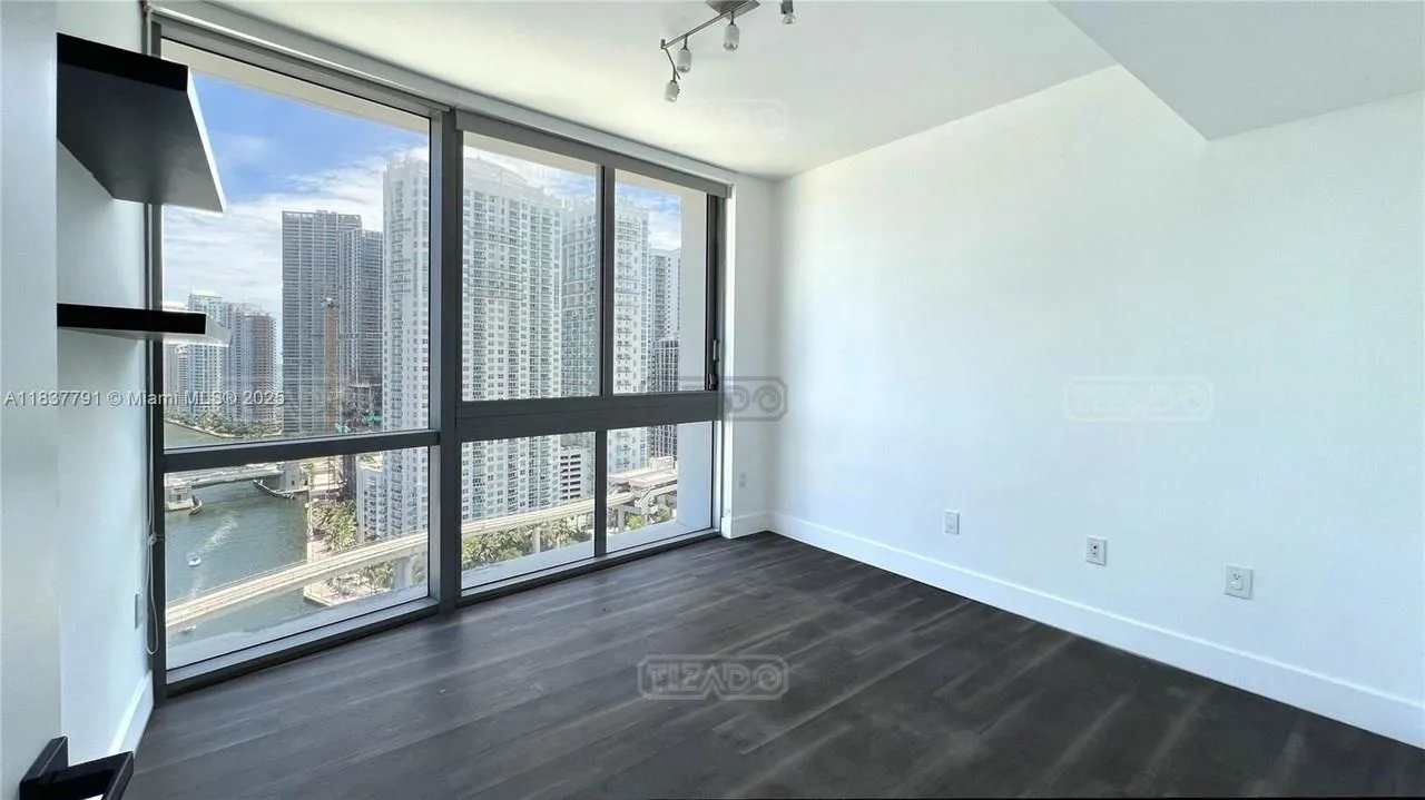 350 S Miami Ave #2401 300 foto 5