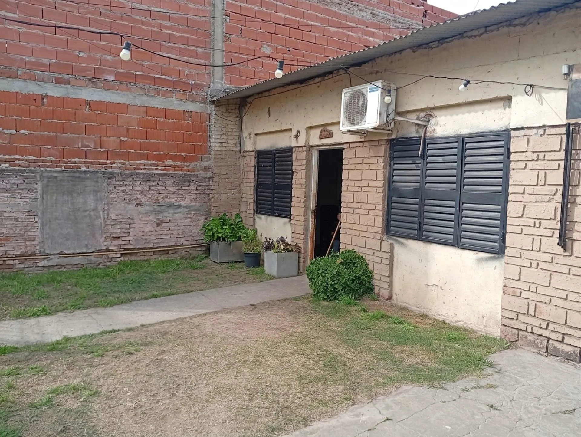 CASA 3 DORMITORIOS Y AMPLIO PATIO EN SANTO TOME foto 2