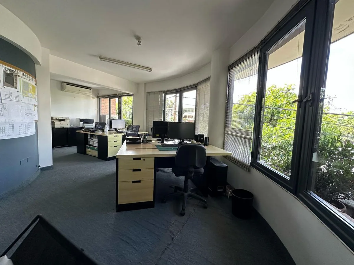 DEPARTAMENTO MACROCENTRO COCHERA  2 HAB USOS MULT. foto 3