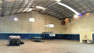 MUY BUEN GALPÓN PON PISO PARA MAQUINARIA PESADA CON OFICINAS foto 2