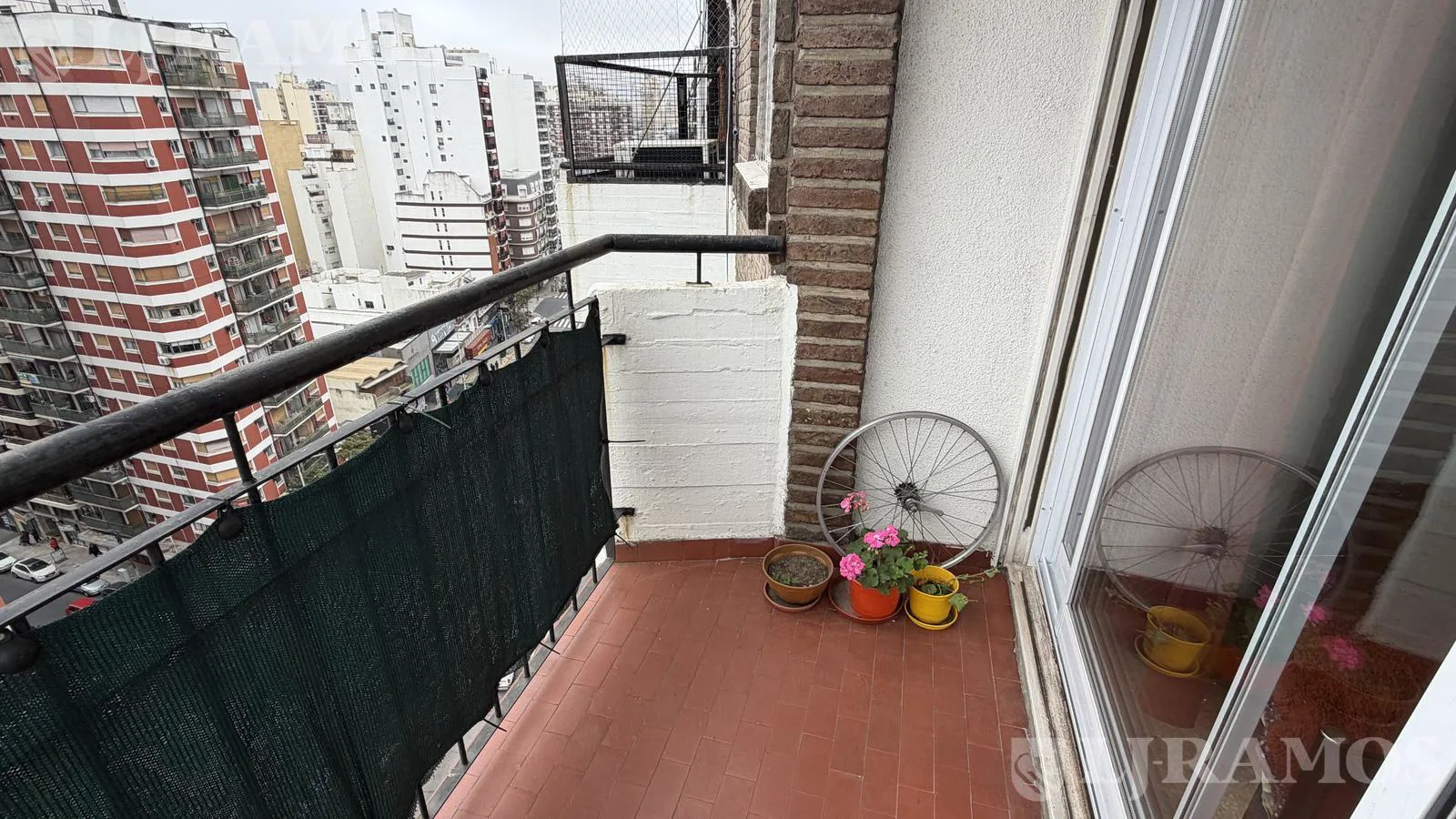Departamento de 2 AMB con Balcon foto 4