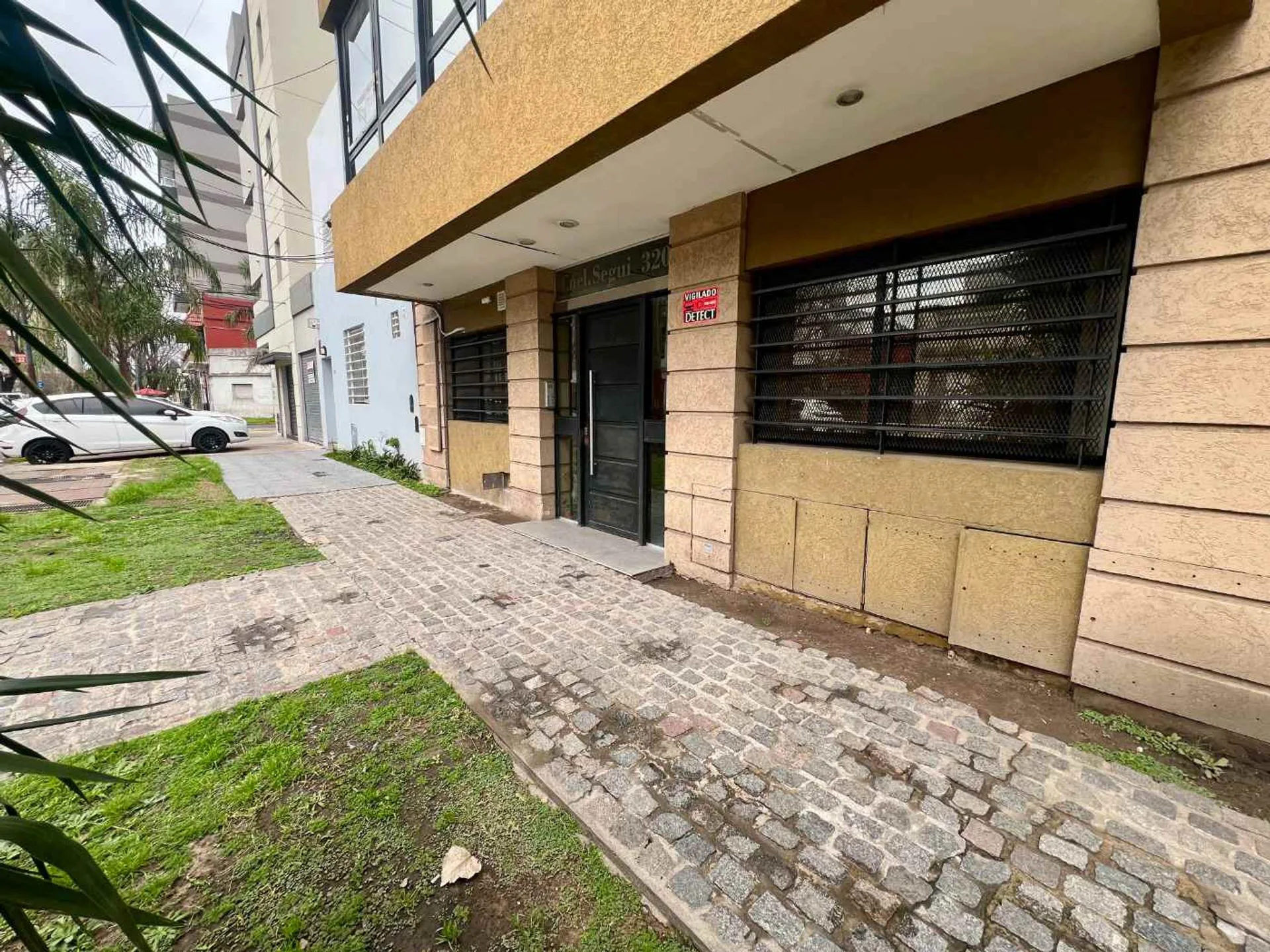 Alquiler departamento 2 ambientes en Lanus Oeste foto 3
