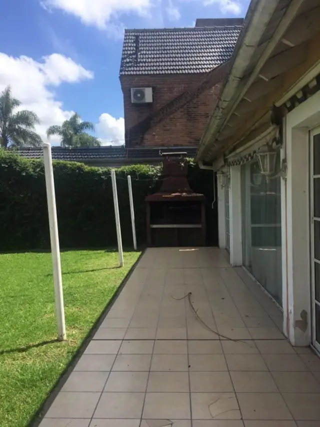 Miraflores C.C venta casa 4 dorm 3 en suite con playroom y dependencia
