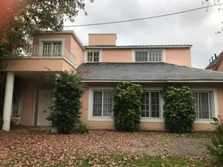 Miraflores C.C venta casa 4 dorm  3 en suite  con playroom y dependencia foto 5