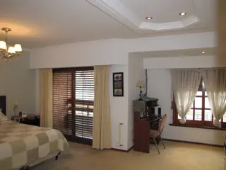 Chalet 5 ambientes ubicado en Punta Mogotes a 50 metros del mar, en la ciudad de Mar del Plata foto 3