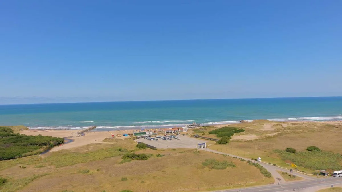 VENTA LOTE 497M2 BARRIO PRIVADO LAS BRUSQUITAS foto 2