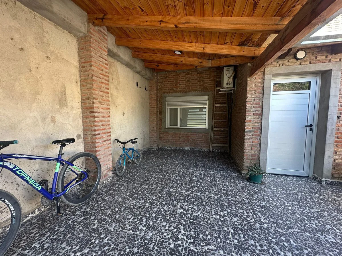 CASA EN VENTA EN POSTA ROLANDO AL 4000 foto 3