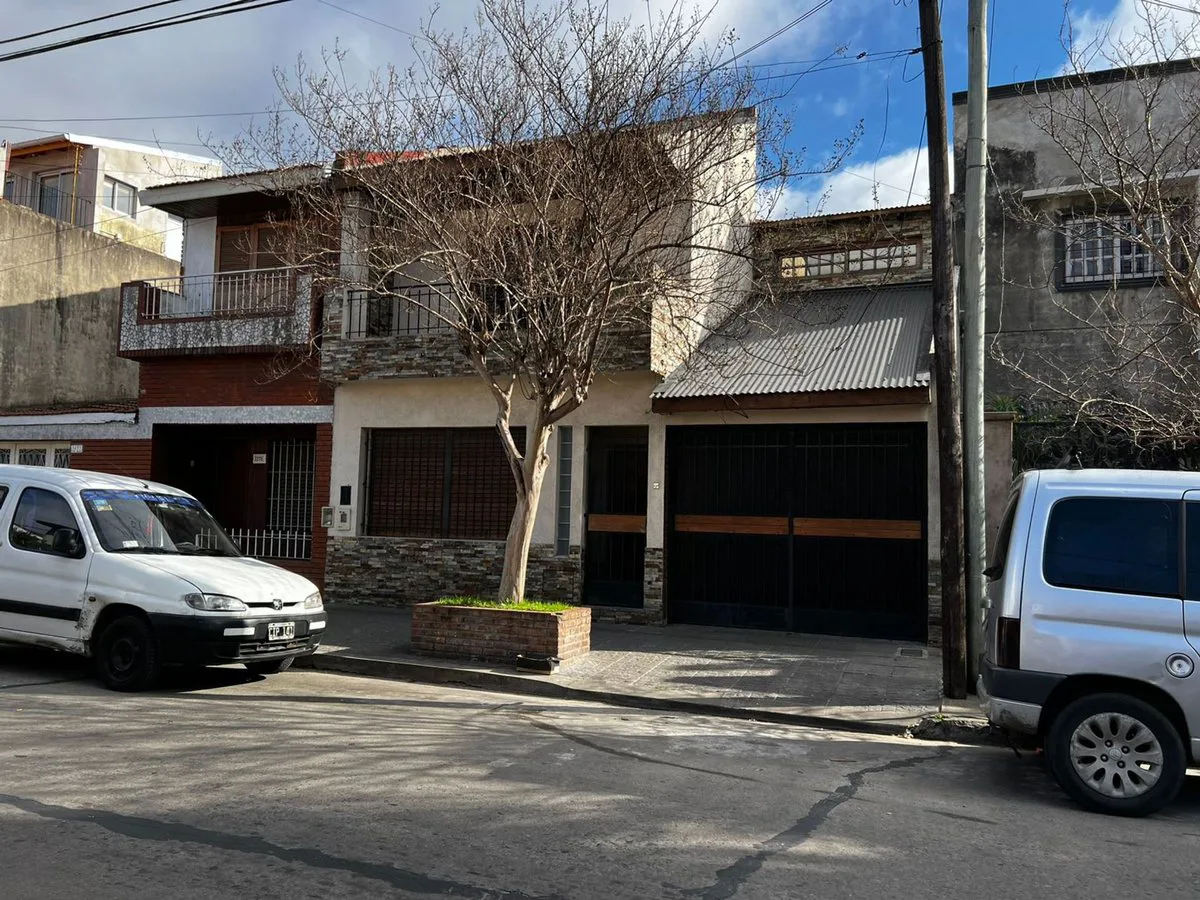 CASA APTA CREDITO CON PATIO, TERRAZA Y COCHERA foto 4