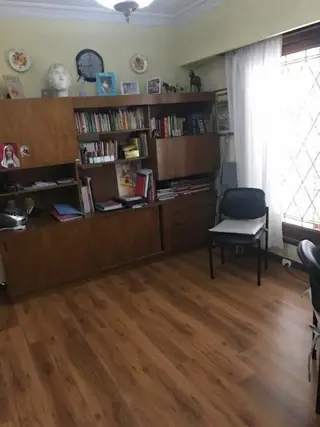 Excelente chalet de 5 ambientes en Barrio Parque foto 4