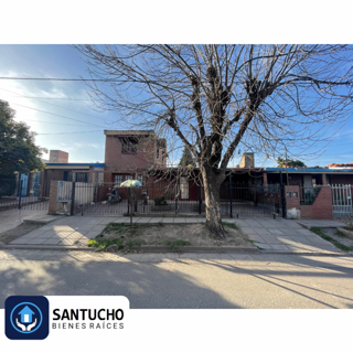 PROPIEDAD EN VENTA: CASA DE DOS PLANTAS foto 3