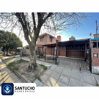 PROPIEDAD EN VENTA: CASA DE DOS PLANTAS foto 4
